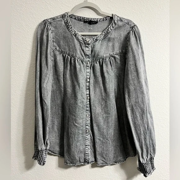 Jane and Delancey Grey Button Up Chambray Top - Picture 2 of 9